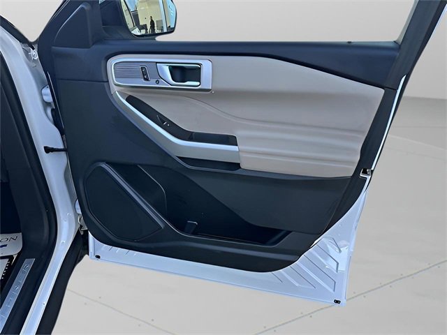 Used 2023 Ford Explorer Limited image 16