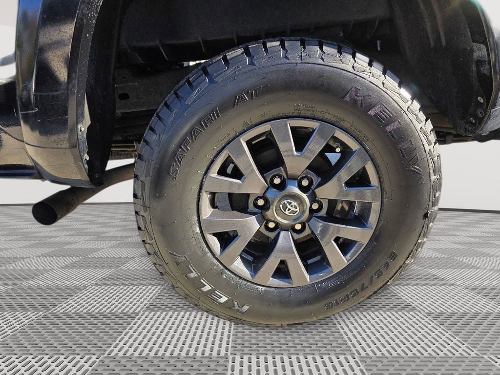 Used 2020 Toyota Tacoma SR5 image 26