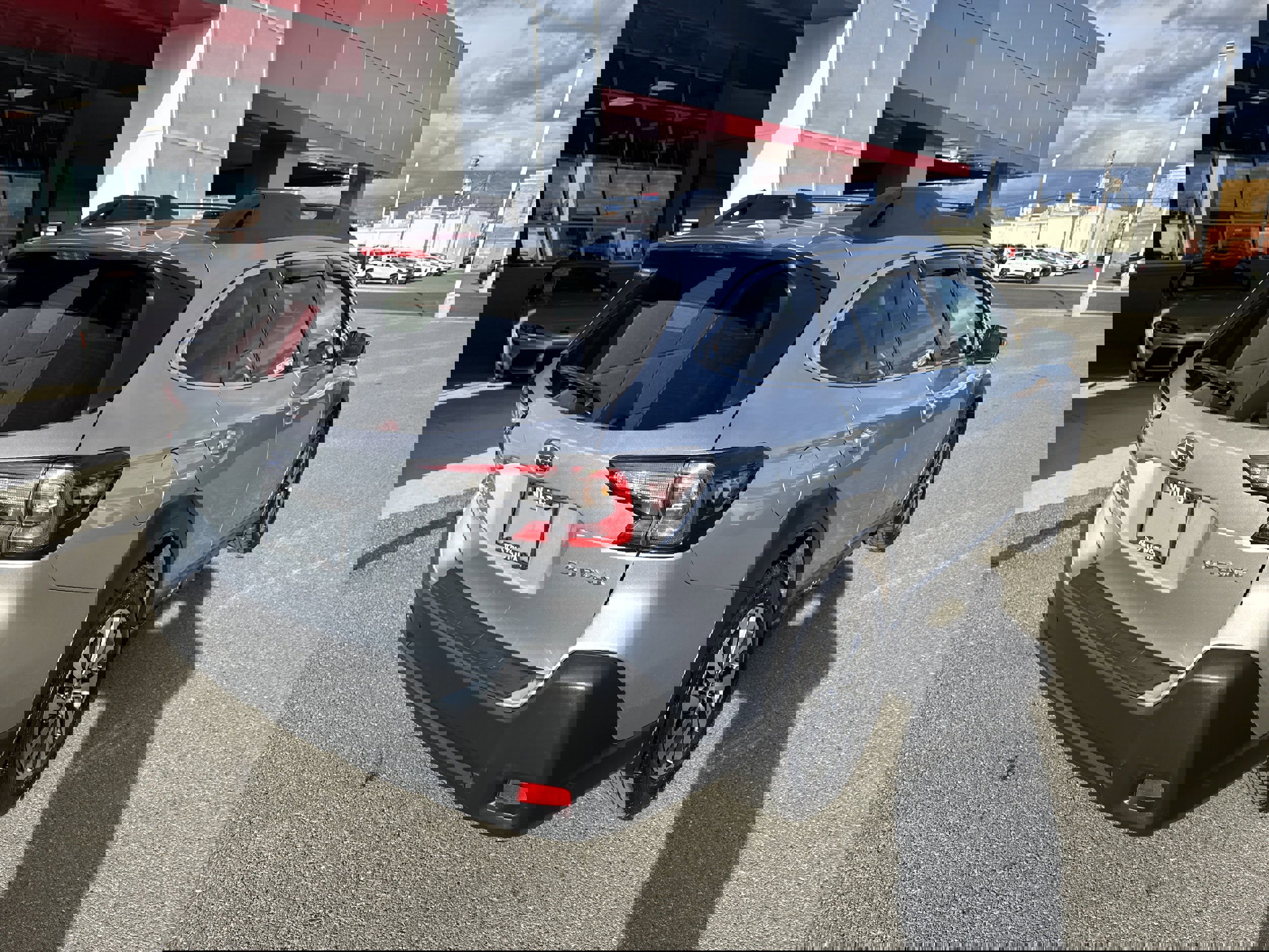 Used 2023 Subaru Outback Premium image 4