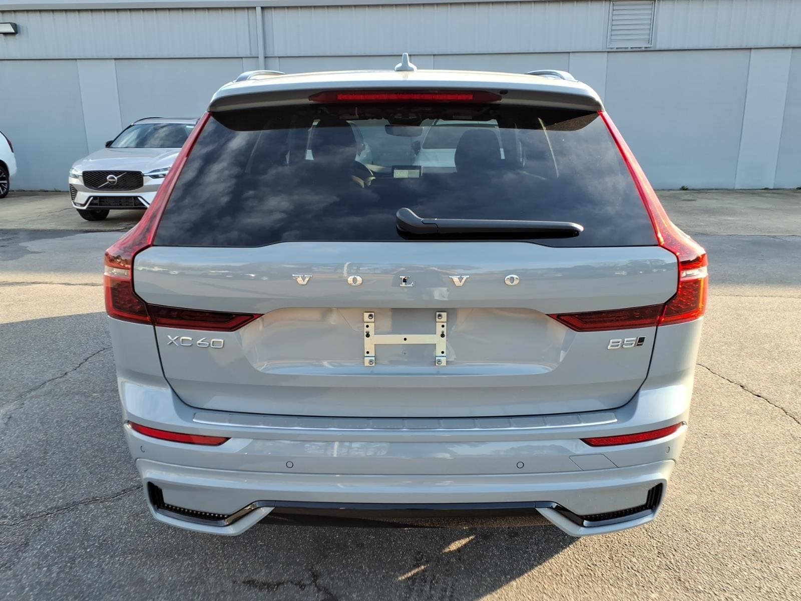 New 2026 Volvo XC60 B5 Plus w/ Protection Package Premier AWD/4WD image 4