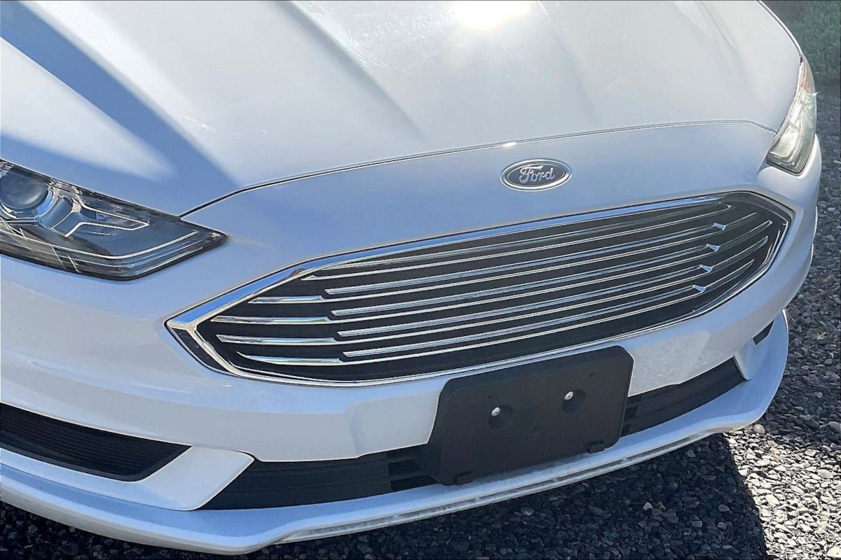 Used 2018 Ford Fusion SE FWD image 31
