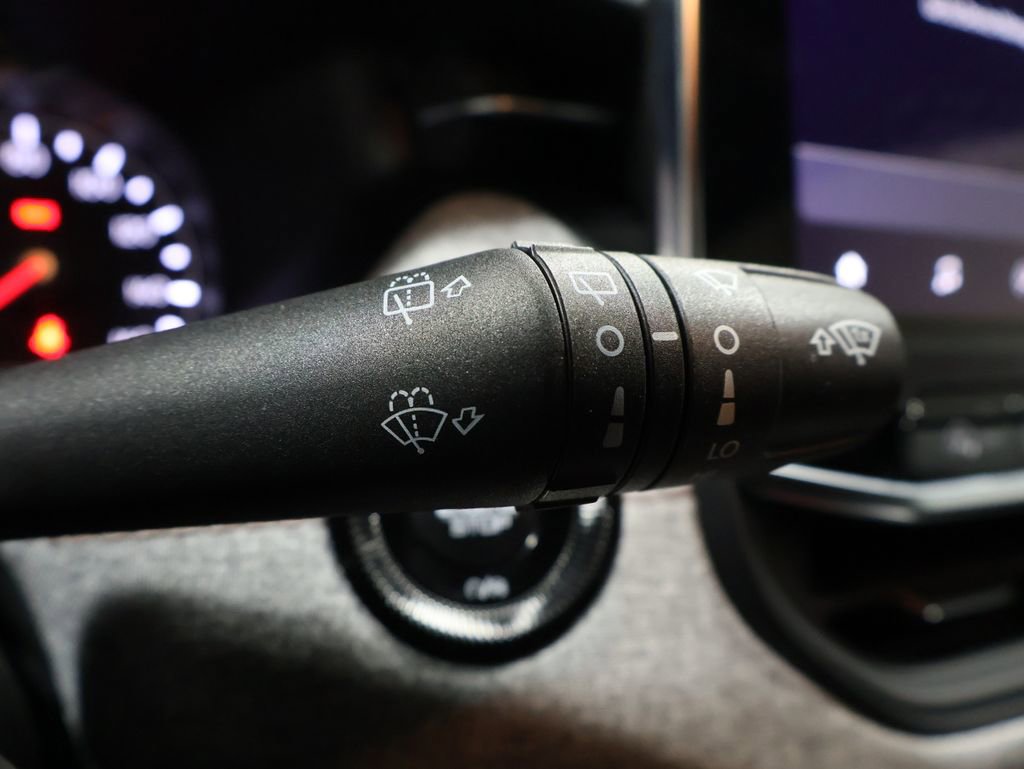 Used 2024 Jeep Compass Latitude image 38