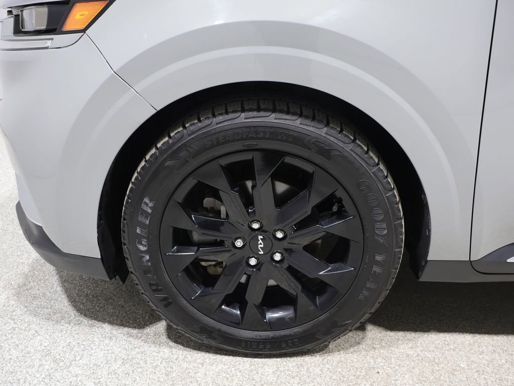 Used 2022 Kia Carnival SX Prestige FWD image 8