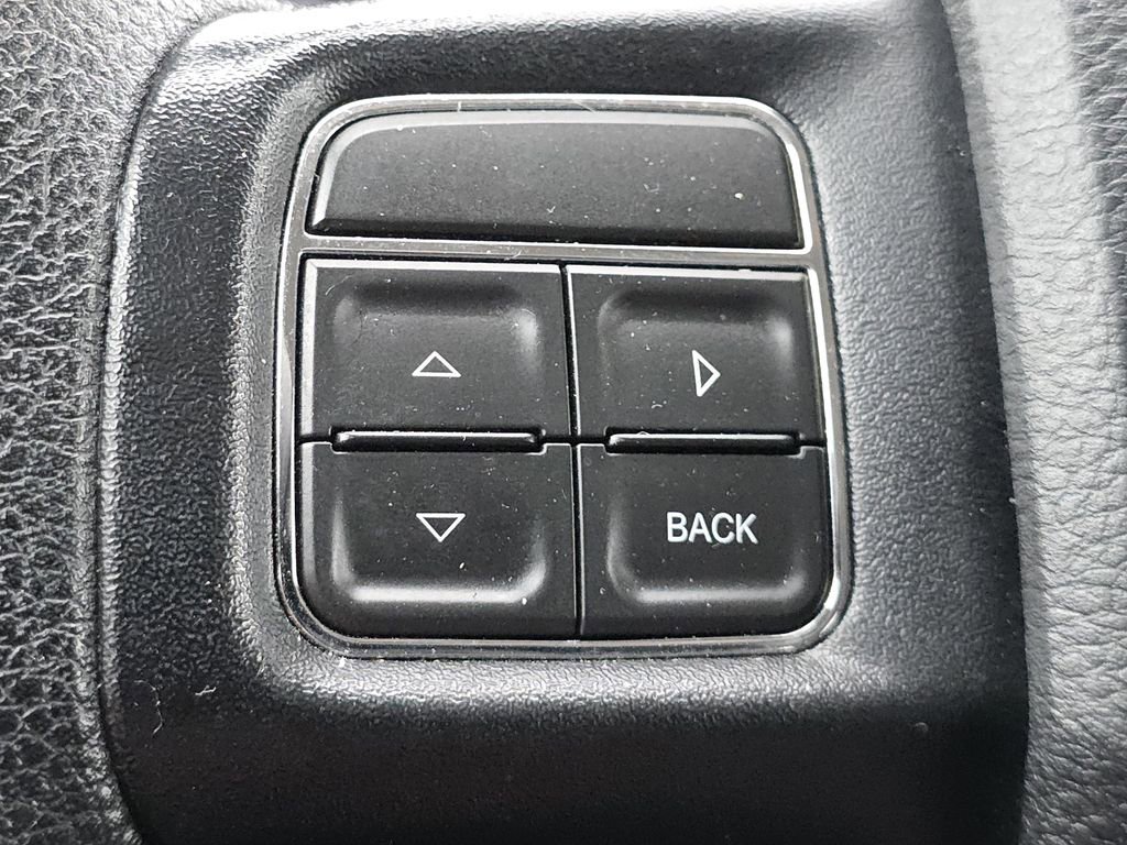 Used 2016 Dodge Journey SXT w/ Comfort/Convenience Group image 28