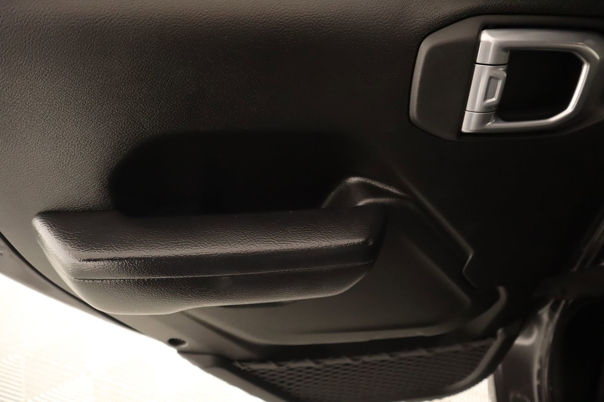 Used 2024 Jeep Wrangler Sport S image 16