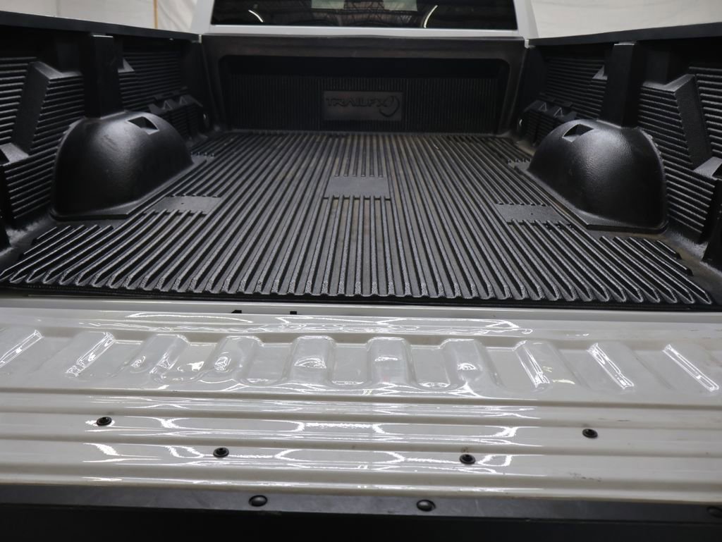 Used 2018 RAM 3500 Tradesman w/ Chrome Appearance Group AWD/4WD image 14