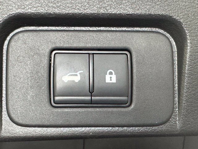 Used 2024 Nissan Rogue SV FWD image 30