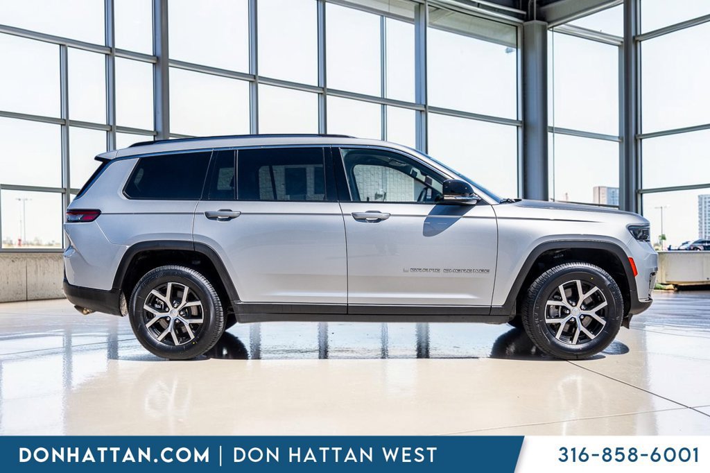 Used 2023 Jeep Grand Cherokee L Limited w/ Trailer Tow Group (B) AWD/4WD image 31