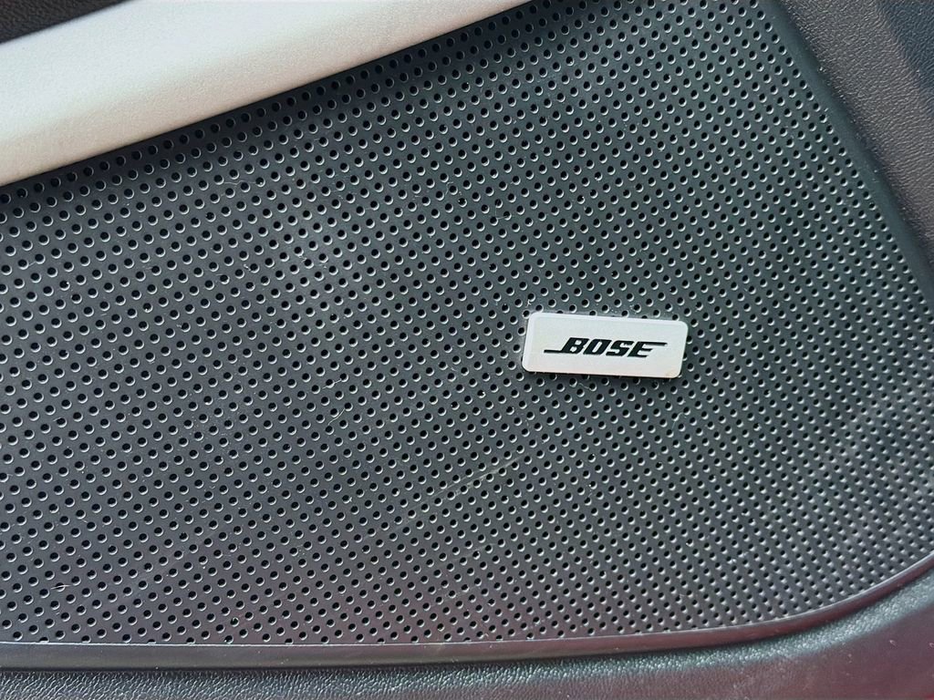 Used 2021 Chevrolet Camaro LT w/ Technology Package image 21