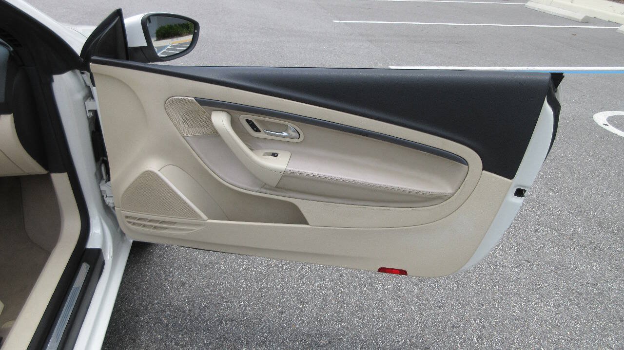 Used 2011 Volkswagen Eos Komfort FWD image 20