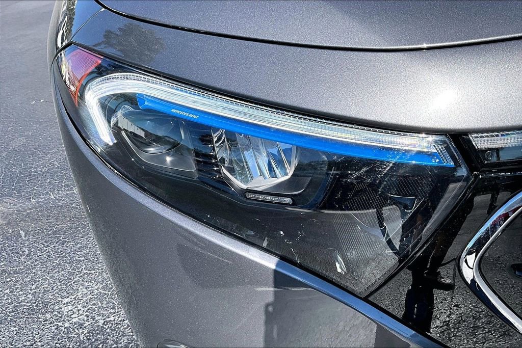 Used 2022 Mercedes-Benz EQB 350 4MATIC image 31