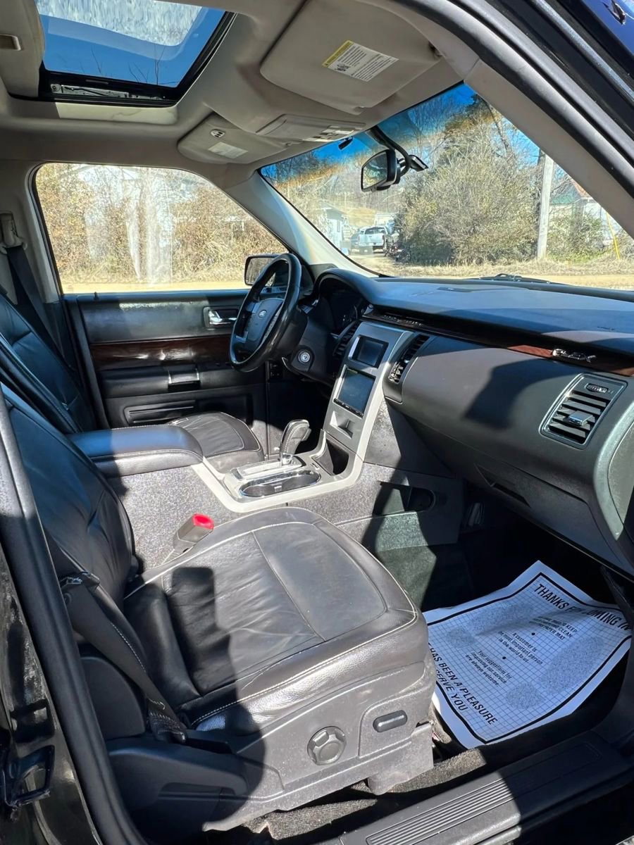 Used 2011 Ford Flex SEL w/ Rapid Spec Order Code image 2