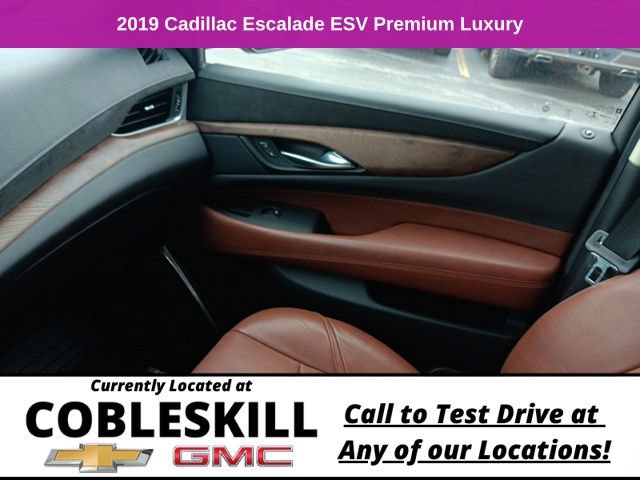 Used 2019 Cadillac Escalade ESV Premium Luxury AWD/4WD image 28