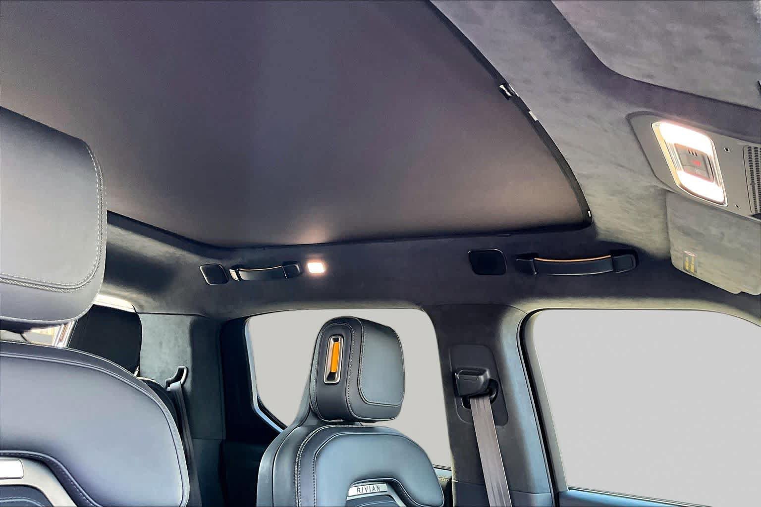 Used 2022 Rivian R1T Adventure AWD/4WD image 13