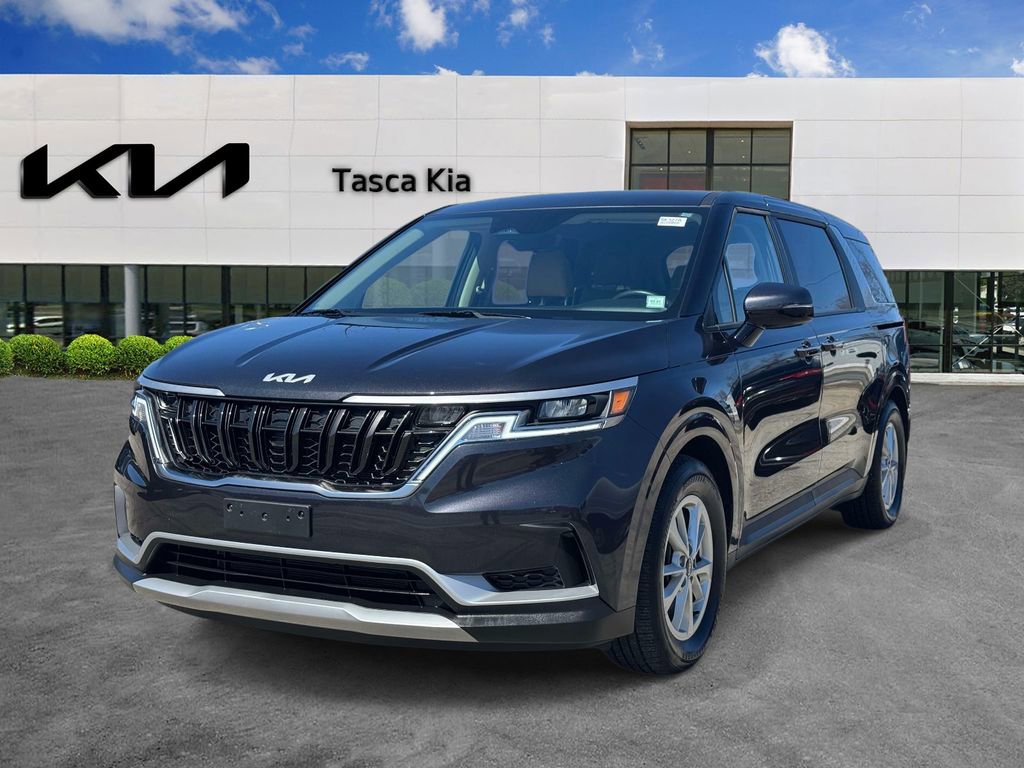 Used 2024 Kia Carnival LX image 3