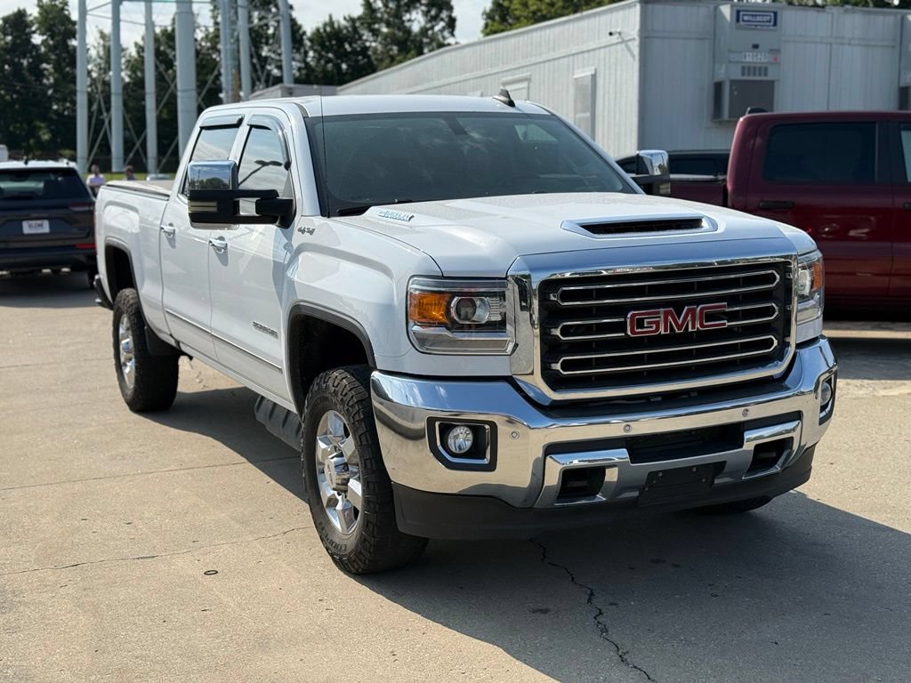 Used 2019 GMC Sierra 2500 SLT w/ Duramax Plus Package AWD/4WD image 4