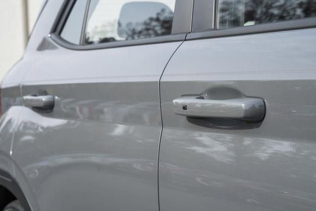 Used 2021 Hyundai Venue SEL w/ Premium Package image 12