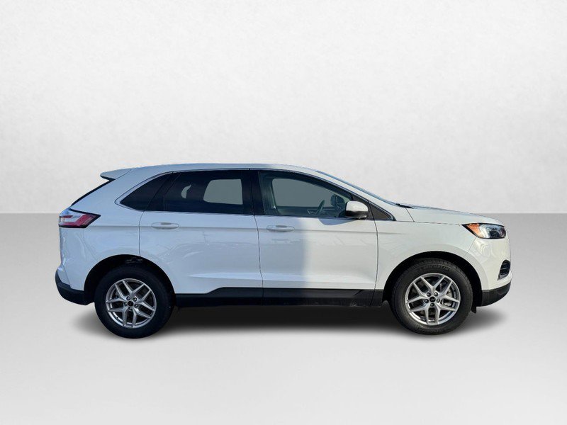 Used 2024 Ford Edge SEL w/ Convenience Package AWD/4WD image 4