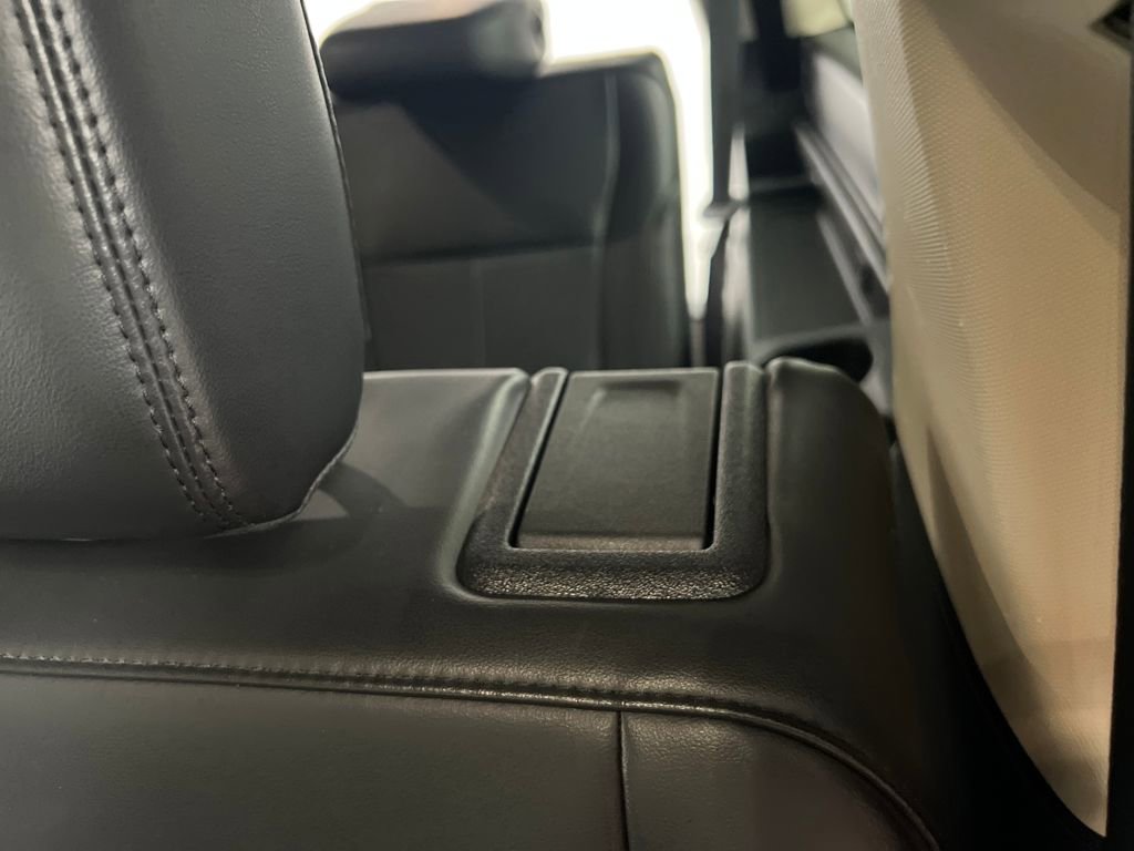 Used 2024 Ford Expedition Max XLT image 15