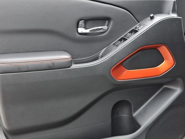 Used 2025 Nissan Frontier PRO-4X w/ Pro Convenience Package image 14