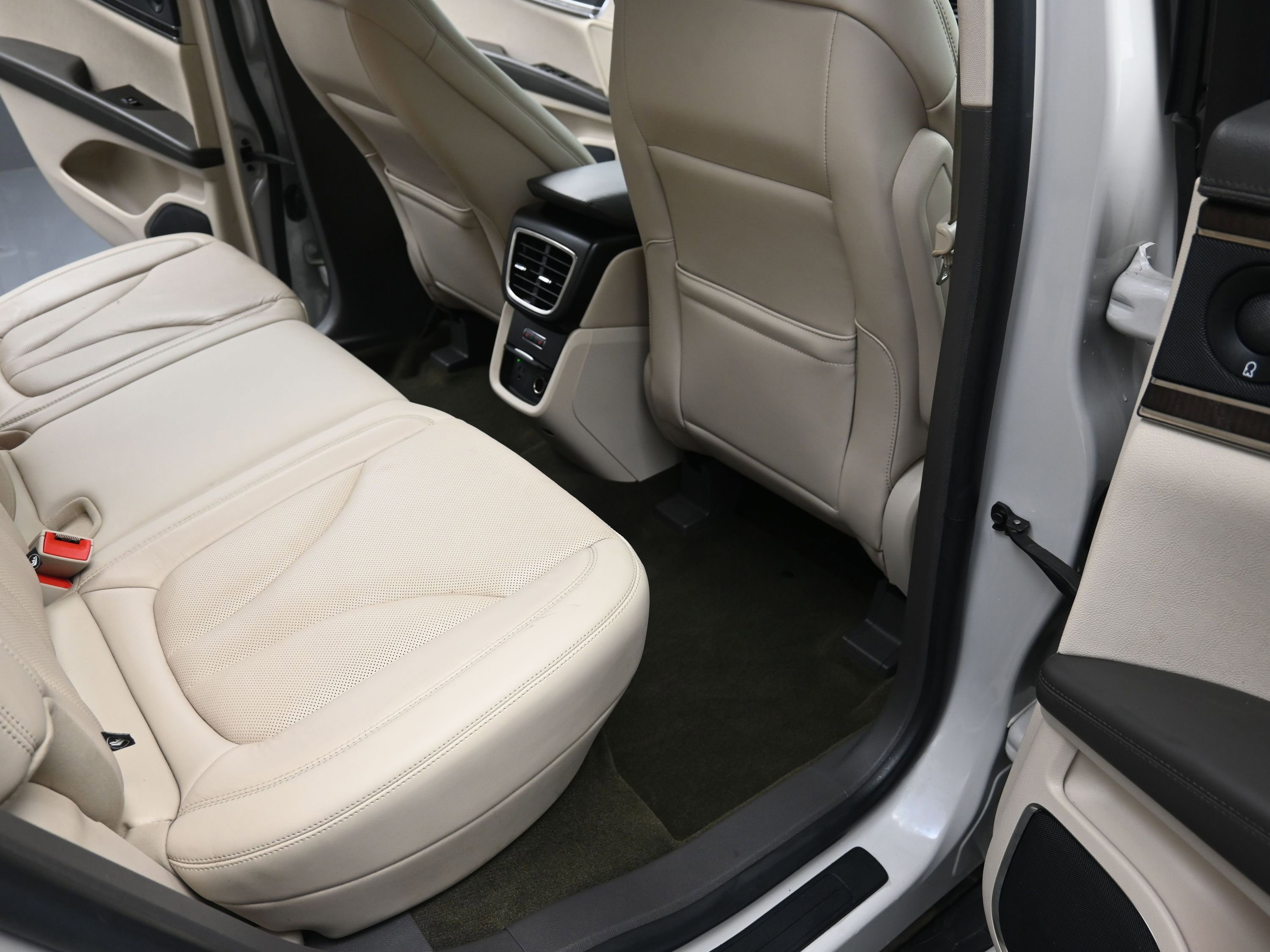 Used 2019 Lincoln Nautilus Reserve w/ Driver Assistance Package image 27