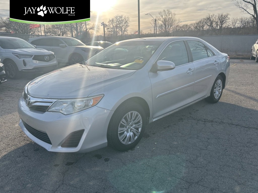 Used 2013 Toyota Camry LE image 1