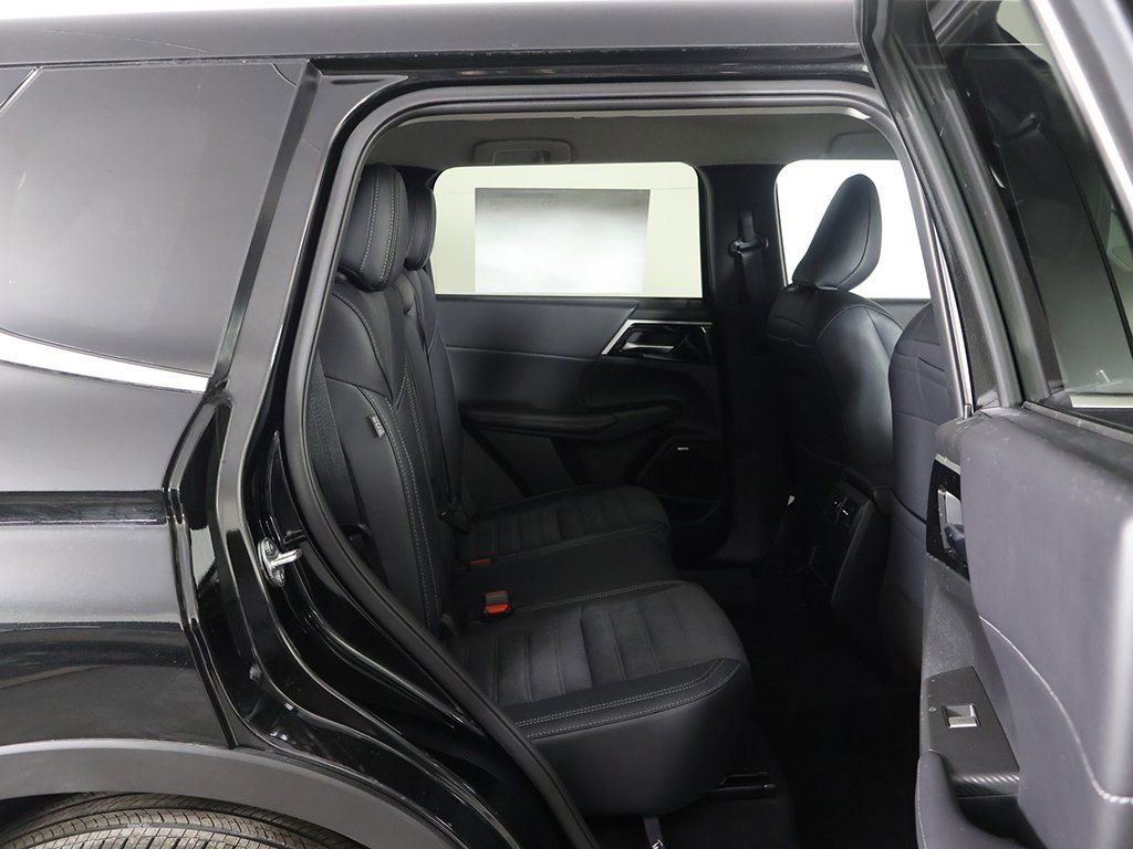 New 2026 Mitsubishi Outlander SE image 34