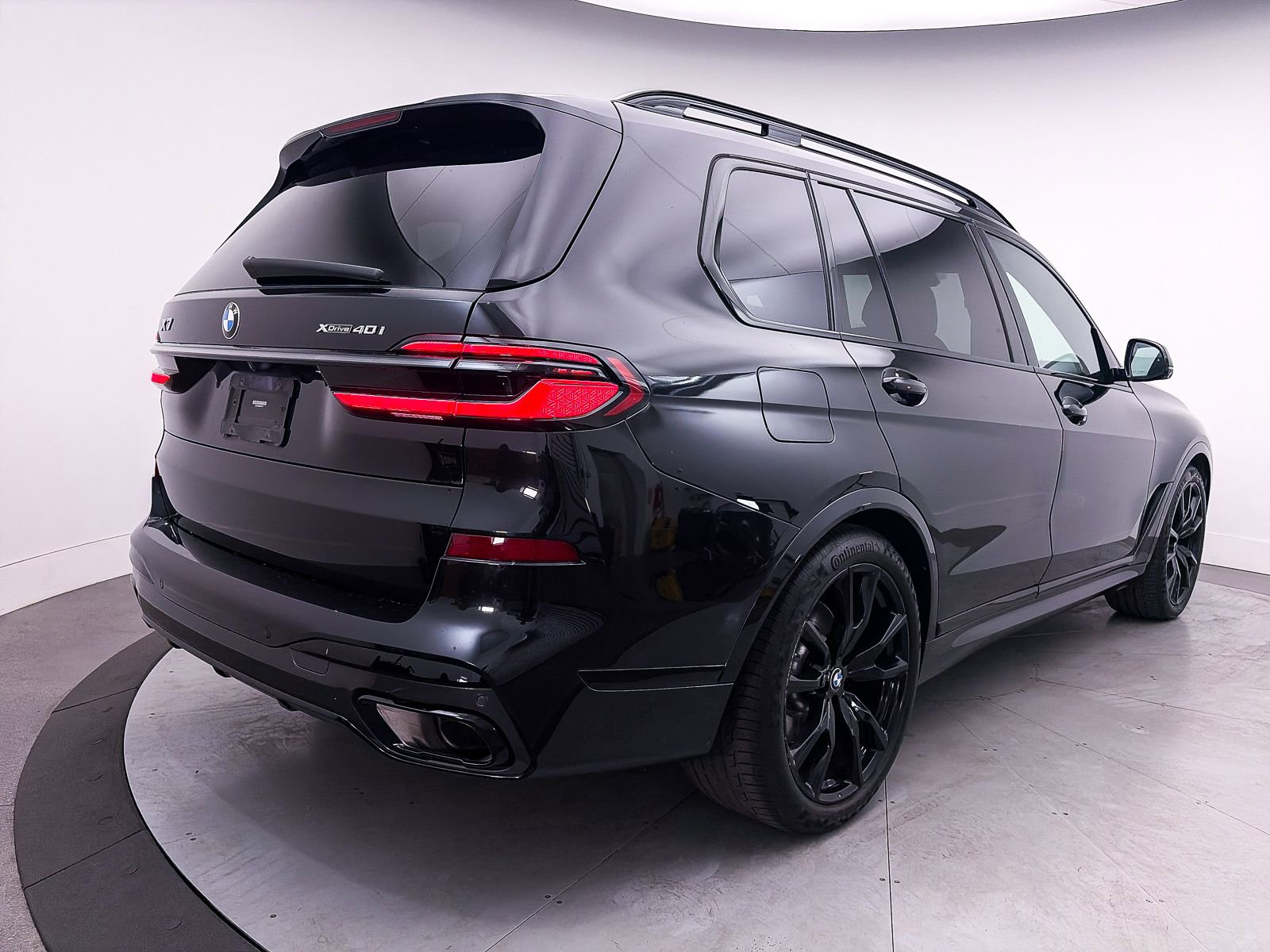 Used 2024 BMW X7 xDrive40i w/ M Sport Package image 17