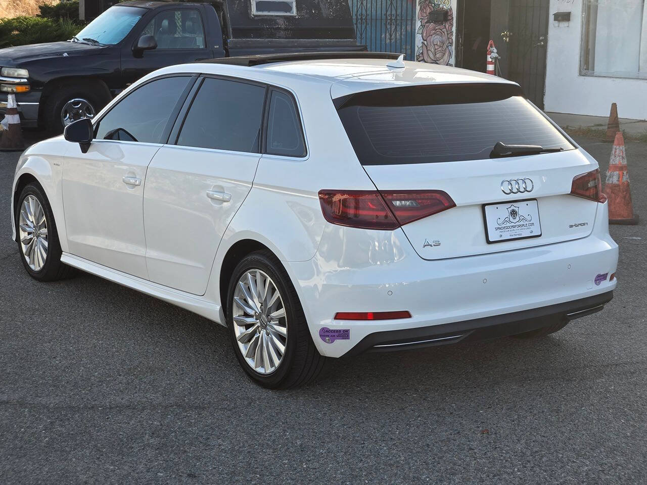 Used 2016 Audi A3 e-tron Premium Plus w/ Premium Plus Package FWD image 11