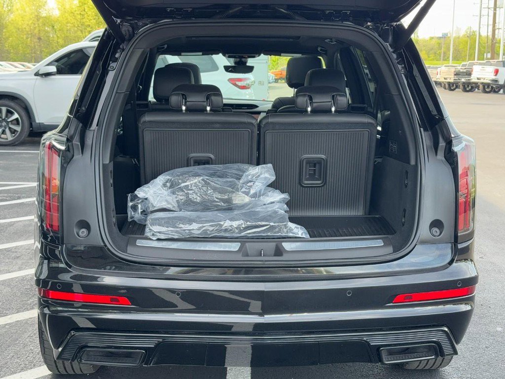 Used 2024 Cadillac XT6 Sport w/ LPO, Onyx Lite Package AWD/4WD image 7