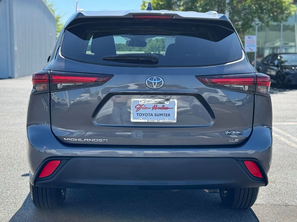 Used 2024 Toyota Highlander XLE FWD image 10