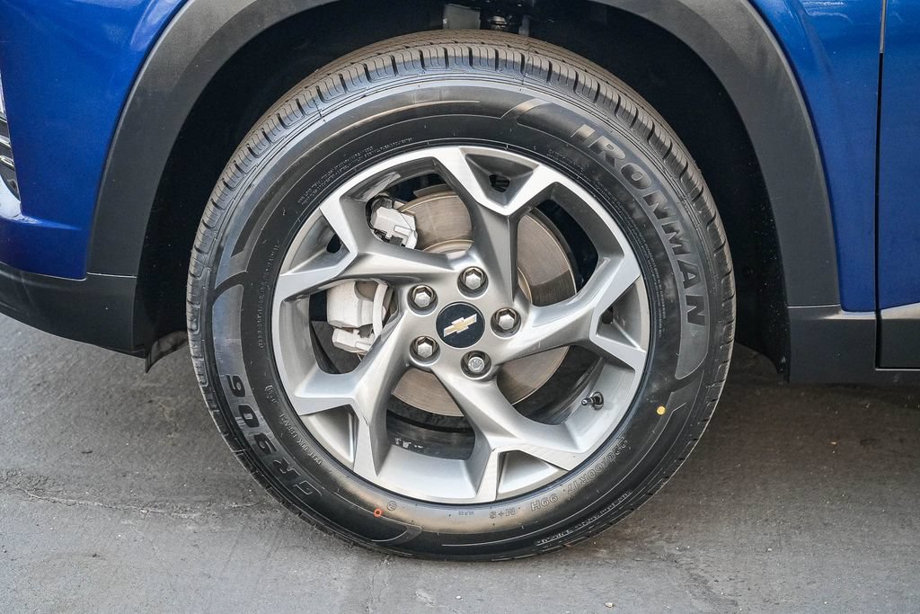 Used 2024 Chevrolet Trax LT w/ Driver Confidence Package FWD image 9