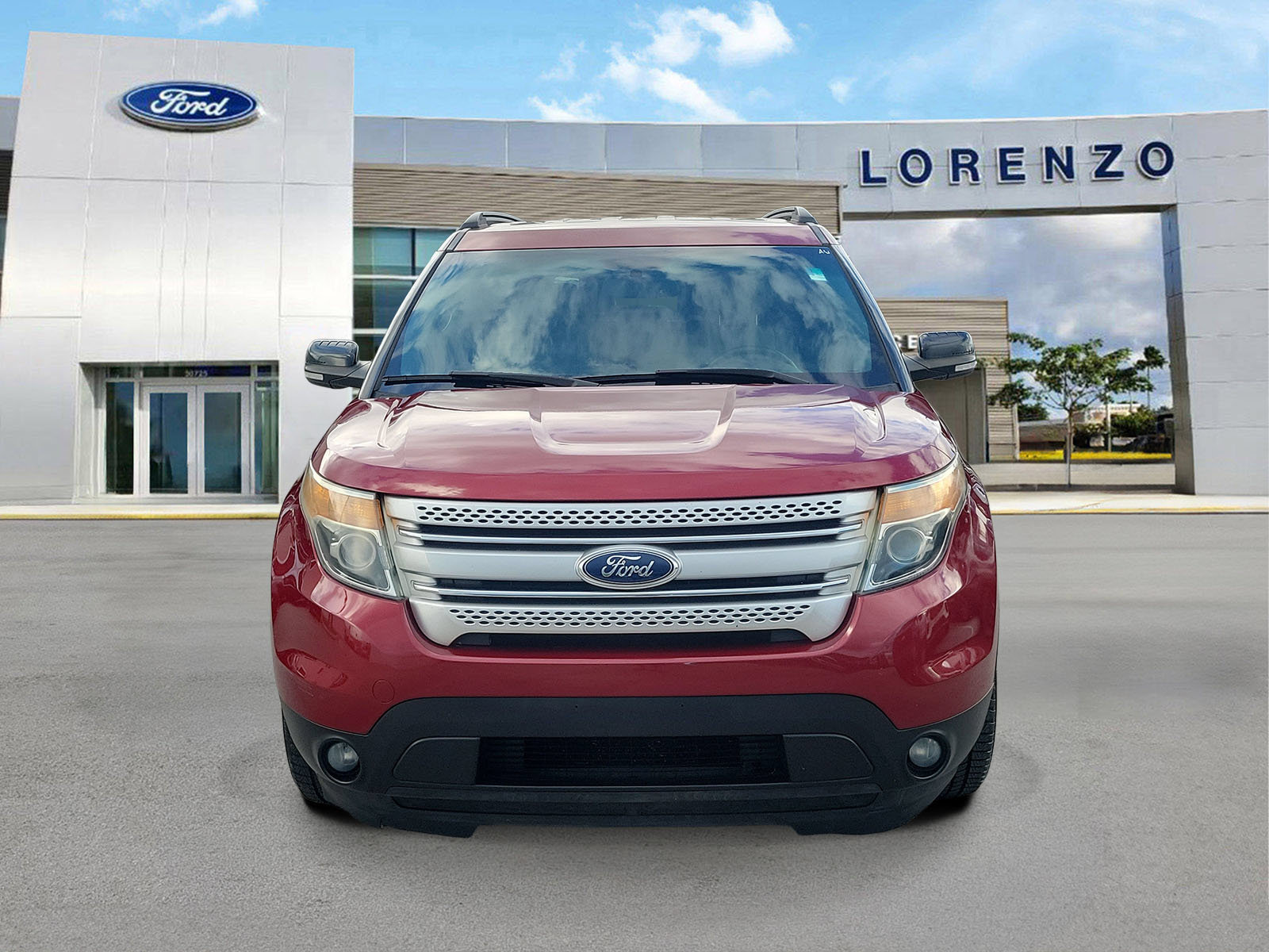 Used 2014 Ford Explorer XLT w/ Equipment Group 202A FWD image 2