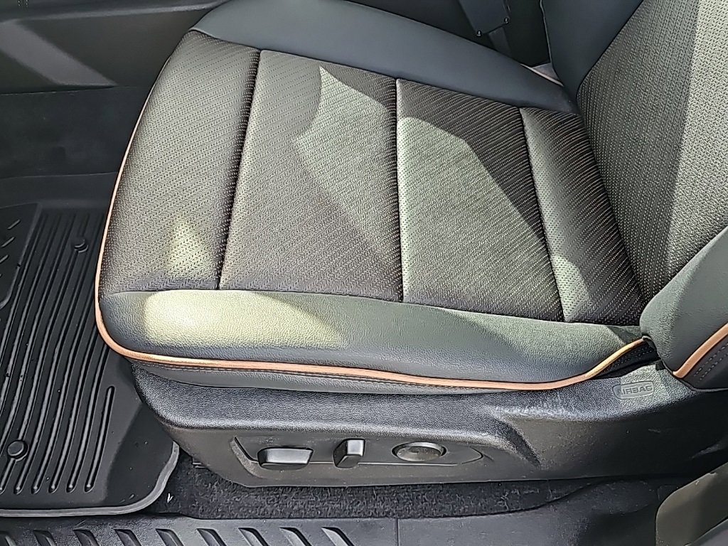 Used 2026 GMC Canyon AT4 w/ Technology Plus Package image 12