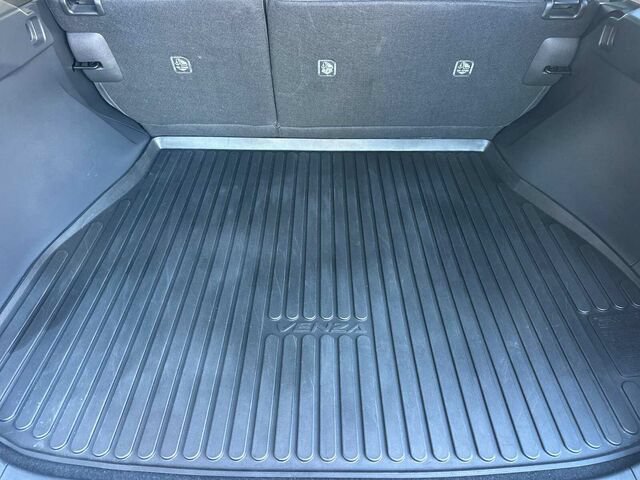 Used 2024 Toyota Venza LE AWD/4WD image 18