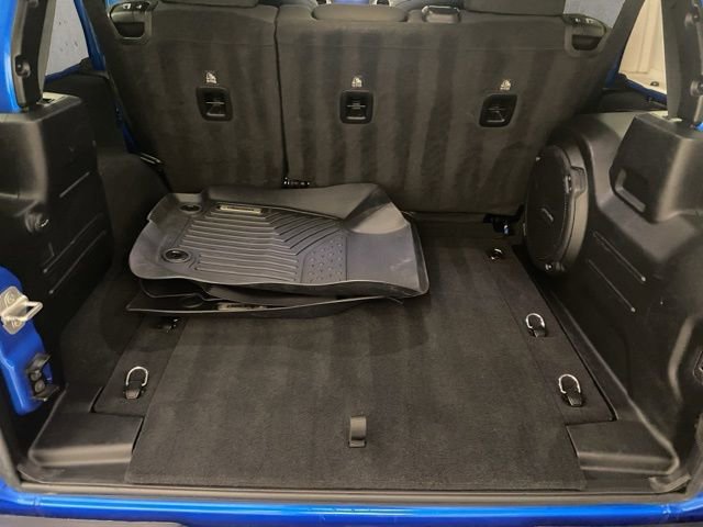 Used 2023 Jeep Wrangler Sahara AWD/4WD image 26