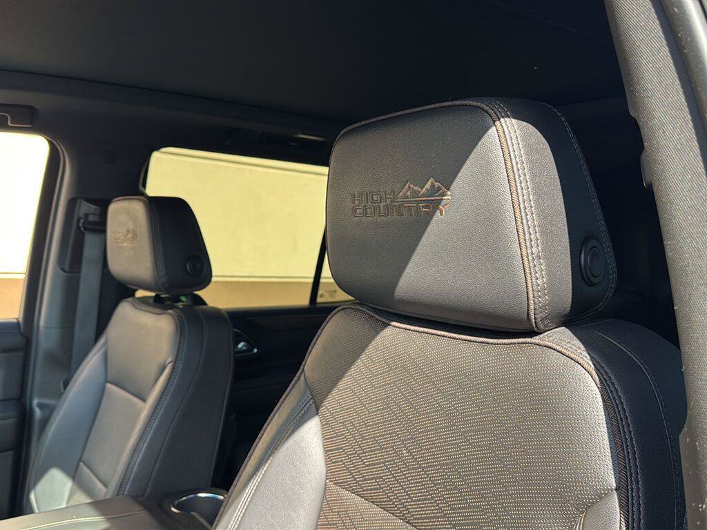 Used 2024 Chevrolet Tahoe High Country AWD/4WD image 12