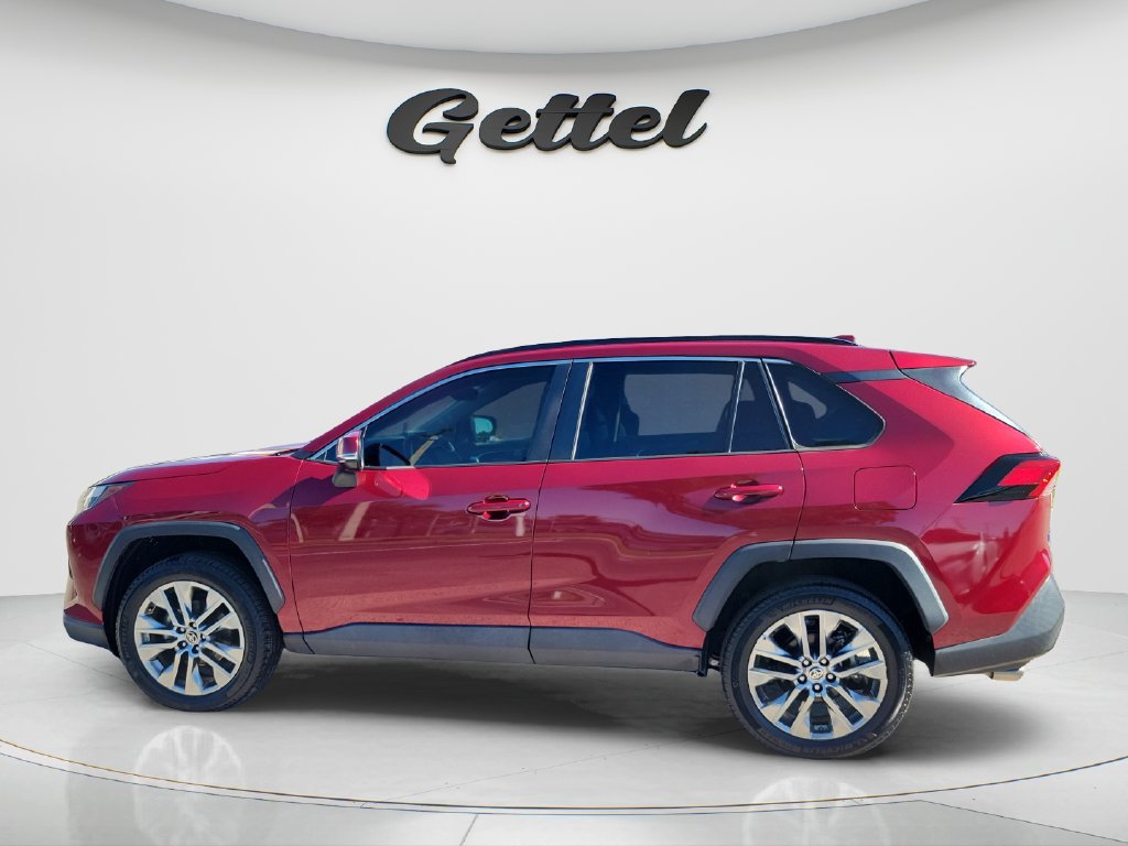 Used 2023 Toyota RAV4 XLE Premium FWD image 8