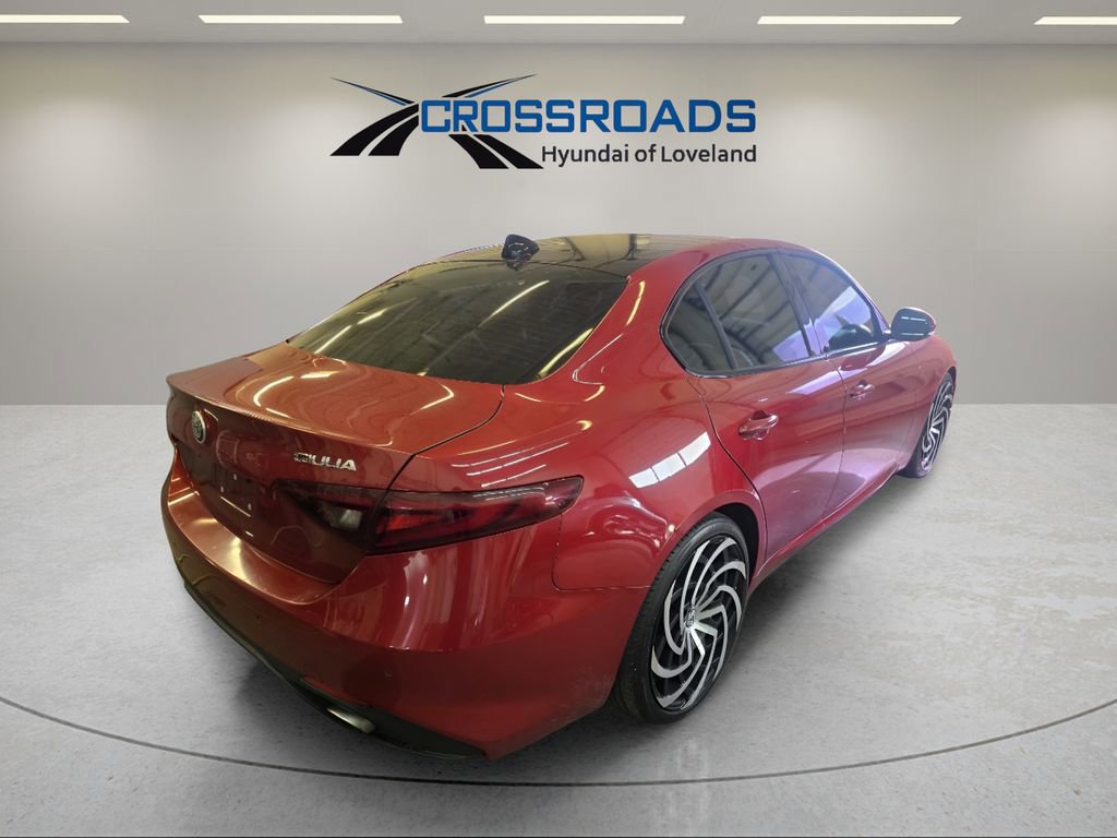 Used 2017 Alfa Romeo Giulia Ti w/ TI 19" Sport Package image 9