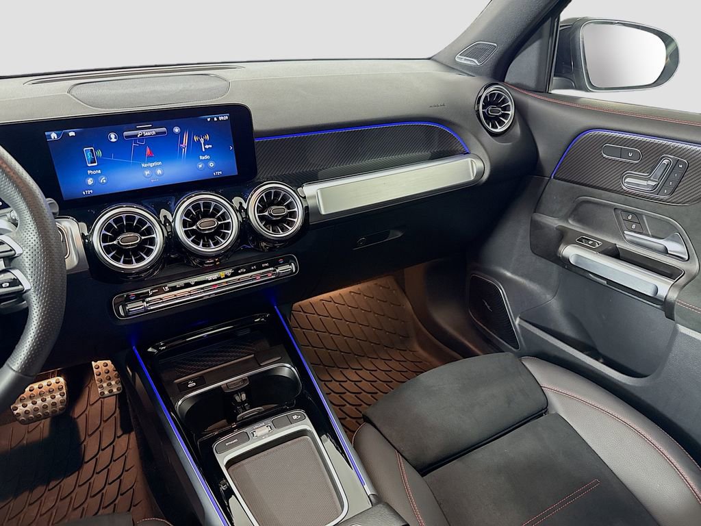 Used 2024 Mercedes-Benz GLB 35 AMG 4MATIC image 24