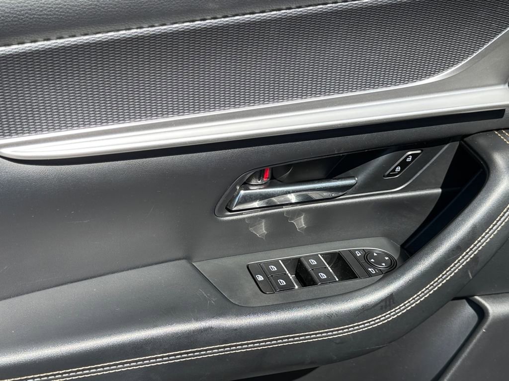 Used 2024 MAZDA CX-90 Plug-In Hybrid w/ Premium Pkg image 11