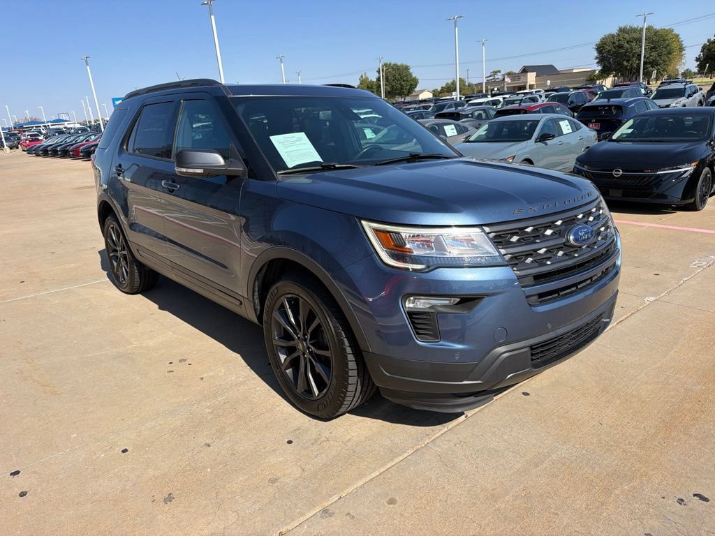 Used 2018 Ford Explorer XLT w/ Equipment Group 202A AWD/4WD image 7