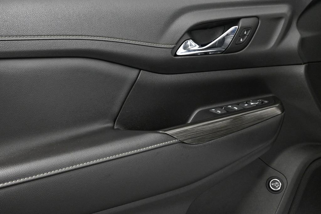 Used 2023 GMC Acadia SLT image 6