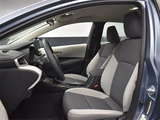 Used 2025 Toyota Corolla LE image 9