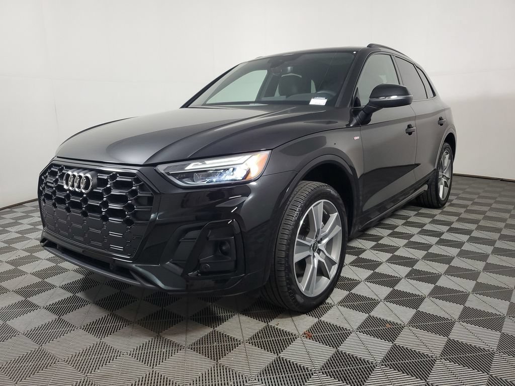 Used 2025 Audi Q5 2.0T Premium w/ Convenience Plus Package AWD/4WD image 3