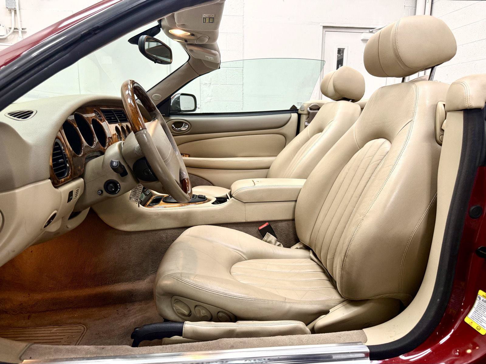 Used 2001 Jaguar XK8 Convertible RWD image 21