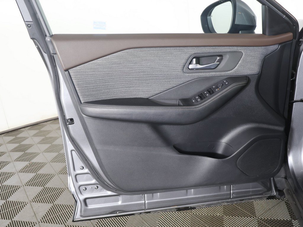 Used 2023 Nissan Rogue SV AWD/4WD image 21