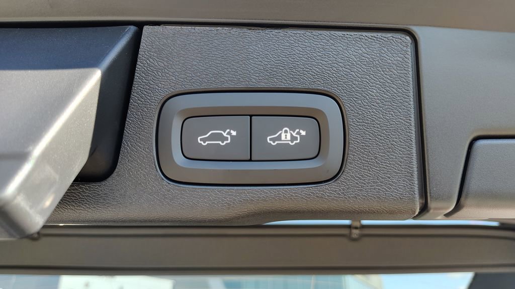 New 2026 Volvo XC60 B5 Plus w/ Climate Package image 34