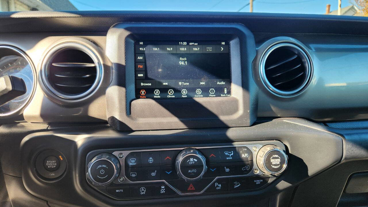 Used 2018 Jeep Wrangler Unlimited Sahara w/ Dual Top Group AWD/4WD image 12