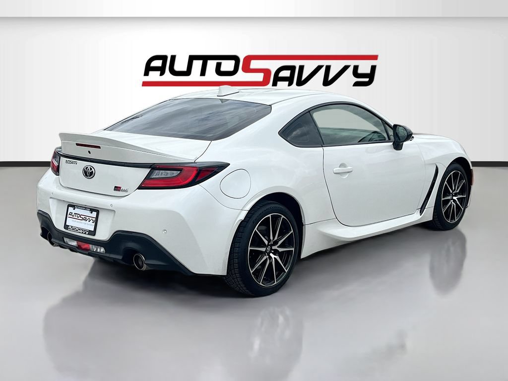 Used 2024 Toyota GR86 Premium w/ Performance Package RWD image 7